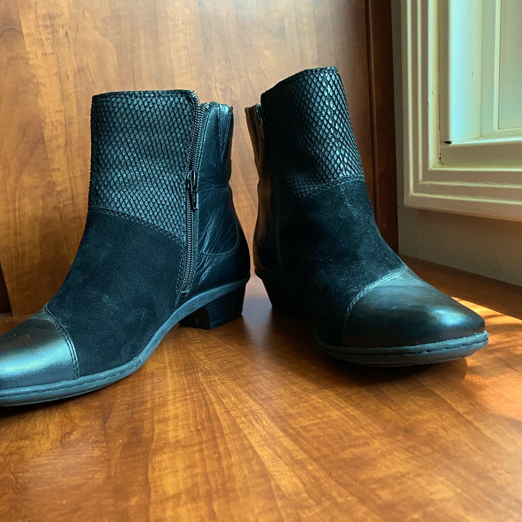 Earth Relief Pod Leather And Suede Black Ankle Boots. Size 10b